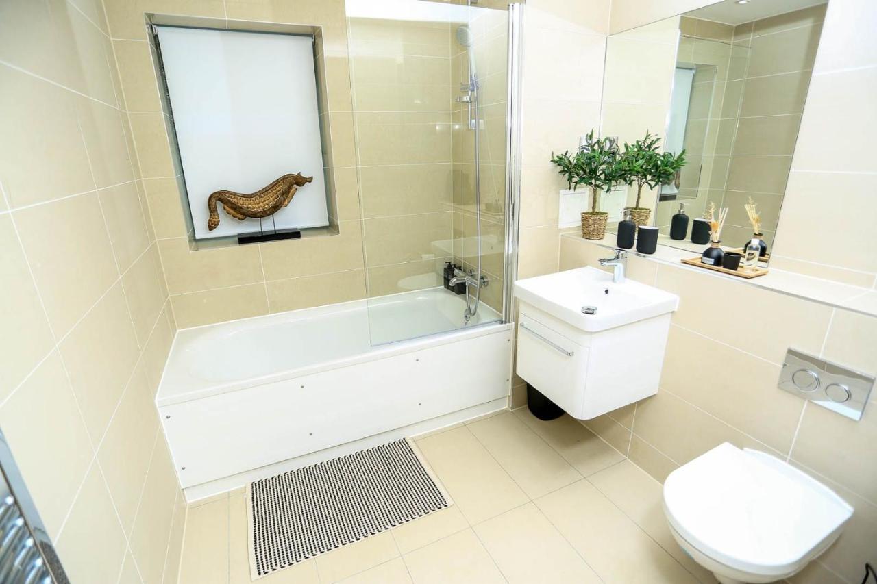 Snuggle Inn: Riverside Apartments with Thames Views London Exterior photo