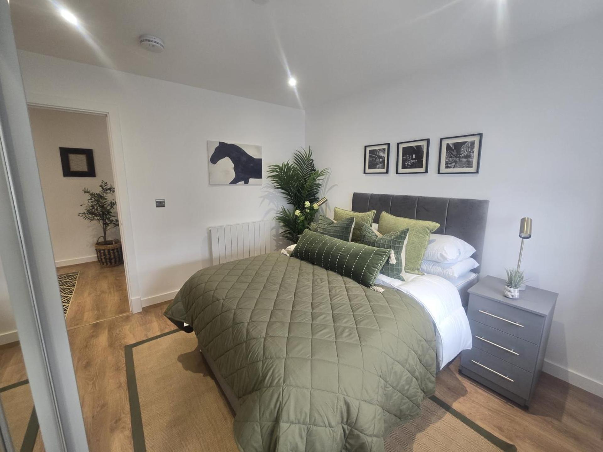 Snuggle Inn: Riverside Apartments with Thames Views London Exterior photo